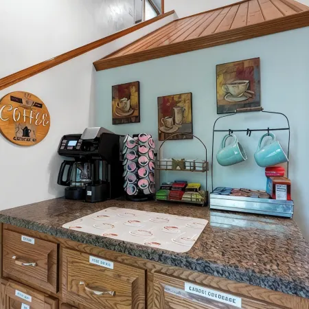 Amazing Family Cabin near Wheeler Lake! Close to beach, UTV an Snowmobile trails
