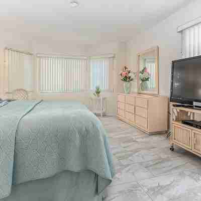 Condominium on beach Rooms