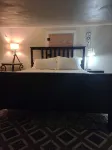 Lofted Urban Farmhouse Cottage Near Downtown Nampa, NNU, and Idaho Center Arena - ห้องครัว