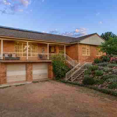 3 bedroom, two bathroom house fully equipped large kitchen, extensive lounge Hotel Exterior