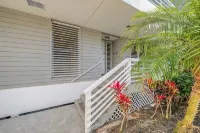 Waterfront 2BR 2BA  Pool - 10 min walk to Beach