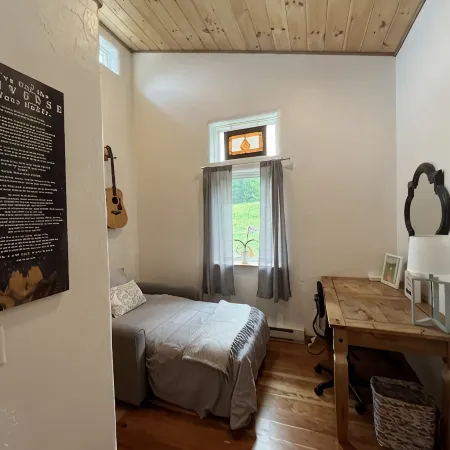 Custom Finger Lakes home near Ithaca with hot tub