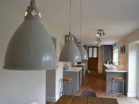 Luxury 4 bedroom North Norfolk cottage in lovely coastal village location Hotel a Holt