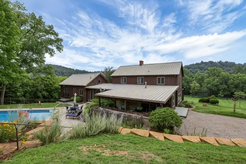 Hillside Haven on expansive grounds, heated pool, firepit, bocce court and more!