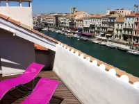 Contemporary bright apartment on Quai Royal with large terrace Sèt - Homestays