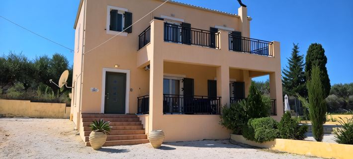 Large 4 bedroom family villa, fabulous Sea views private pool with Jacuzzi seat Hotels in Paliki