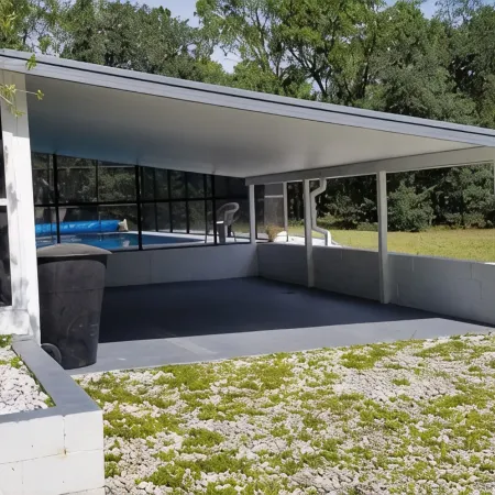 Pool, Privacy & Family Fun! Mom's Manatee House.