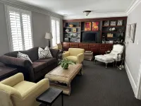 Spacious living in Historic Georgetown with shops, dining, museums steps away!