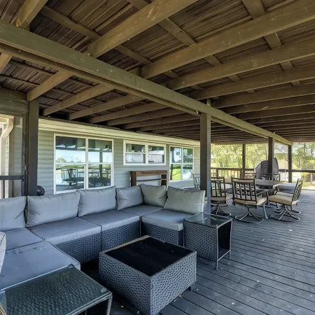 Screened Patio on Pickwick River- Boat & RV Parking, Fishing Pier- Dogs allowed