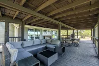 Screened Patio on Pickwick River- Boat & RV Parking, Fishing Pier- Dogs allowed