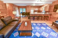 Cabin 114, Luxury 6 bedroom, 3 bath cabin minutes from Downtown Lexington! - Chalets