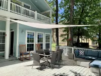 Lakefront on South Grand with Private Dock! Sleeps 8, 4 Bath - 2 full & 2 half - 3성급