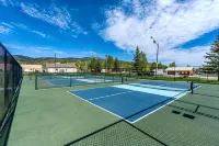 Bear Lake family friendly town home with kayak/paddle board/WIFI/King bed - Wifi