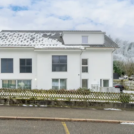 Schweizer Refugium | Smart Home, 1 GB, Erdgeschoss, 3 Min. zum Krankenhaus!