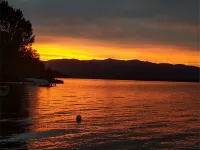Cozy Charming Convenient Lake Street Retreat Hotels in Sandpoint
