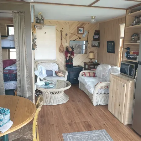 Quaint cozy little cabin geared for folks coming to Leech Lake to fish or relax.