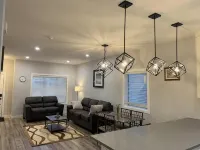 Exquisite 3 BR Villa with Double Garage-King Bed