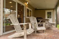 Lakefront Family Cabin with Pontoon Rental Available