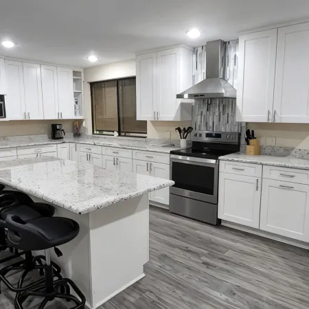 Heated Pool, Shopping, Restaurants, Beach's, Southern Exposure