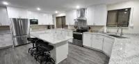 Heated Pool, Shopping, Restaurants, Beach's, Southern Exposure