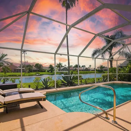 Lakefront Bradenton with Heated Pool, WiFi, Fitness Room, Resort-Style Amenities