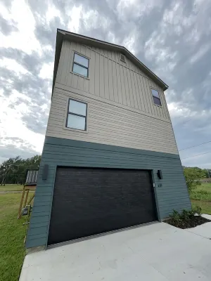 Introducing "ElevateVR Living" Your New Baton Rouge 3 Story Retreat Sleeps 14