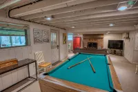 Charming Ski In/Ski Out Log Cabin at Hidden Valley - 4-Star