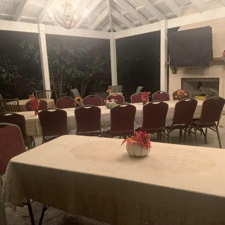 Guest House at Shepard Park - Park setting on private grounds