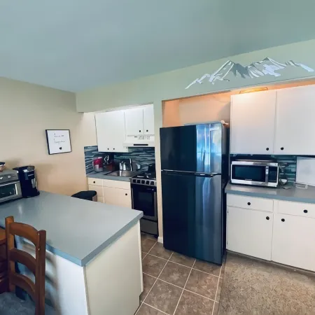 #162 Condo near large pool & shuttle to Gorge Amp-book separately