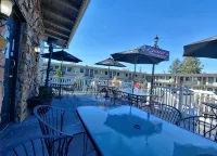 Bend Inn & Suites