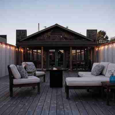 Plaza Perch~Downtown~Walkable Others