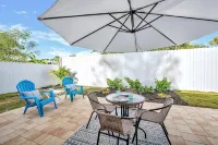 Peaceful Villa, 3.3 mi to the Beach & Big Parking