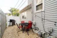 Spacious Home Ready for your memories(2 blocks to beach, downtown and train) - 3-Star