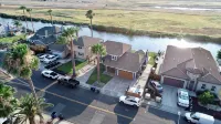 Stunning Waterfront 3BR Retreat in Discovery Bay - 4-Star