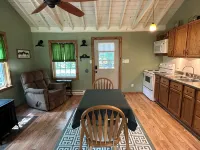 Country cabin for two near Pine Creek within minutes to area attractions!