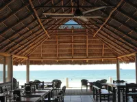 Torreblanca Beach Hotel and Suites Guayabitos - Desayuno y Comida Incluido Hotels in Compostela