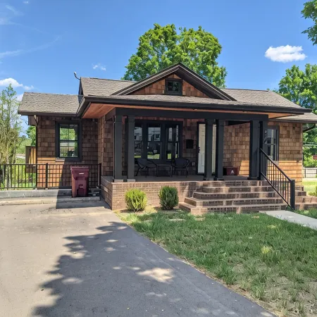 Cozy 1 BD rental home in Historic Tree Streets