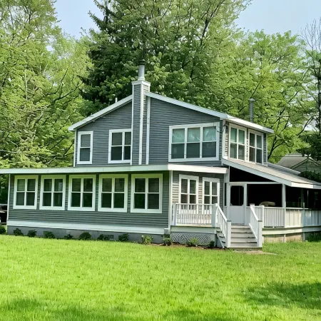 Lake Michigan Beach Is Across Street, 6 Person Hot Tub, Fire Pit, New Bathrooms