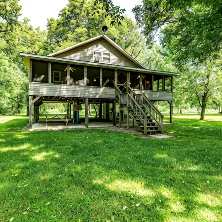 Waterfront Cabin - Family and Dog Friendly