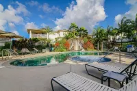 A"nuenue Lanai, "The Rainbow Lanai - Strand