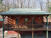 Take in Nature @ Whispering Woods, Secluded and Stylish Hotels in Piper Gap