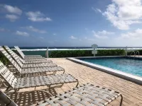 Cayman Breeze, Oceanfront Condo 2Br/2BA, with Pool, Near Rum Point
