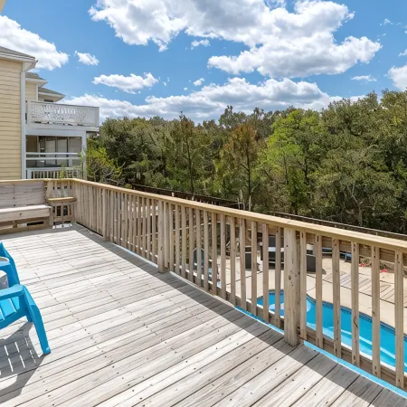 Oceanside home, 3 min walk to beach with Private Pool and Hot Tub!