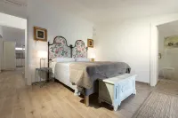 A fantastic pool in a Tuscan farmhouse with breathtaking views of the Maremma