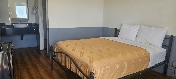 Bridgeview Hotels in Fresno
