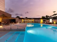 Doubletree by Hilton Pointe-Noire - Pools