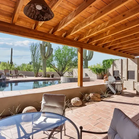 Vintage Classic Private Carefree Home