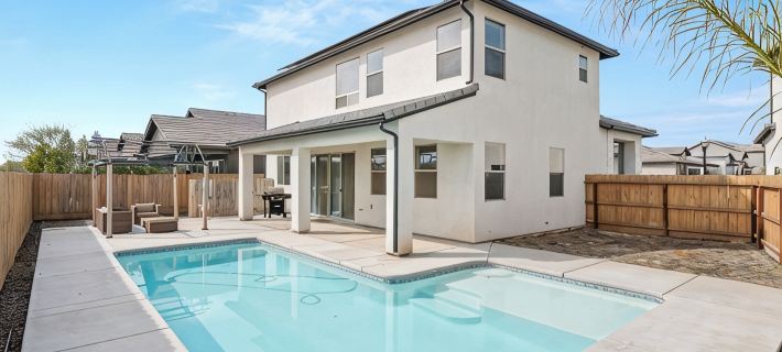 Brand New, Pool, Game Room, BBQ, 2 King Suites! Hotels in Clovis