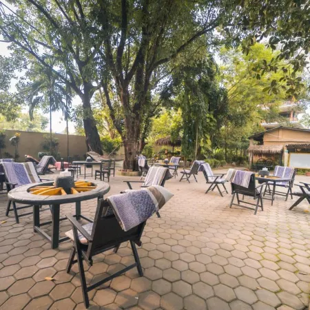 Chitwan Gaida Lodge - Animal Lovers & Birdwatchers Paradise