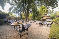 Chitwan Gaida Lodge - Animal Lovers & Birdwatchers Paradise